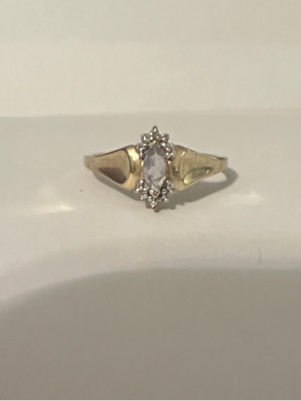 Gold Ring with light purple Marquise Tanzanite stone